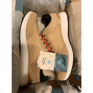 NWT Toms Arroyo Tan Suede Sneakers